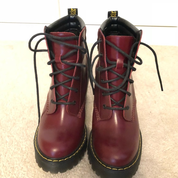 dr martens women's heeled boots